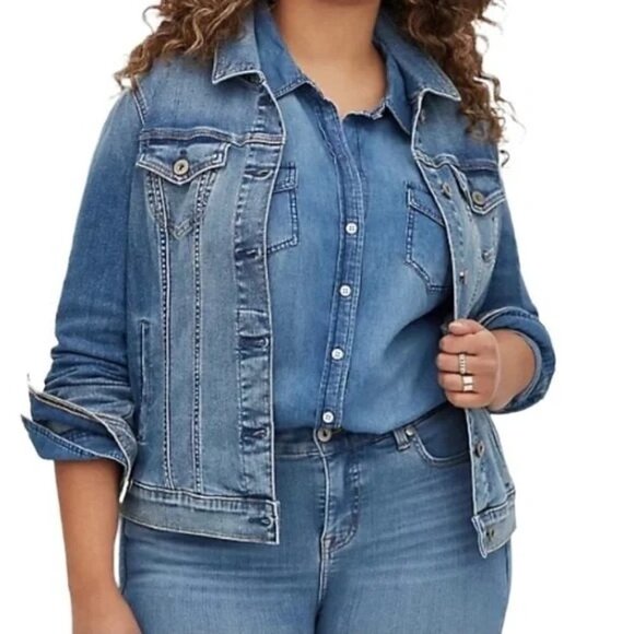 torrid Jackets & Blazers - Torrid Medium Wash Button Down Trucker Denim Jacket 4